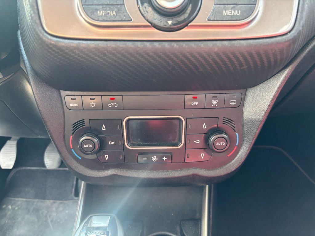 ALFA ROMEO MiTo 1.6 JTDm 16V - 10
