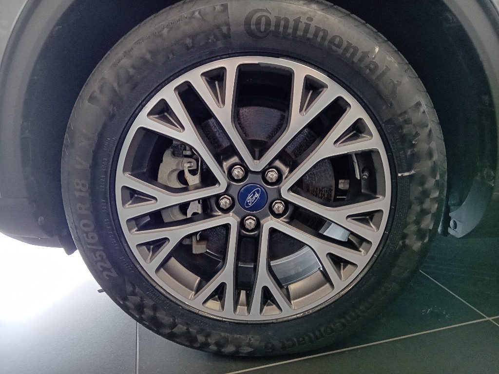 Clicca per ingrandire Kuga - 2.5 Plug In Hybrid 225 CV CVT 2WD Titanium