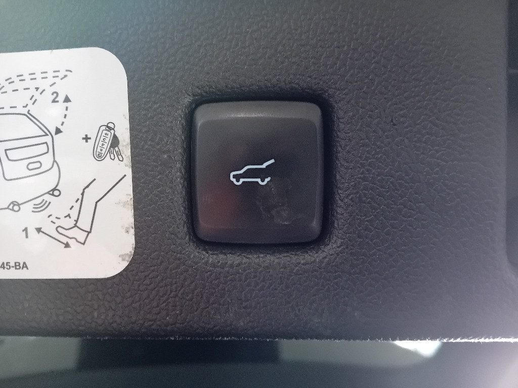 Clicca per ingrandire Kuga - 2.5 Plug In Hybrid 225 CV CVT 2WD Titanium