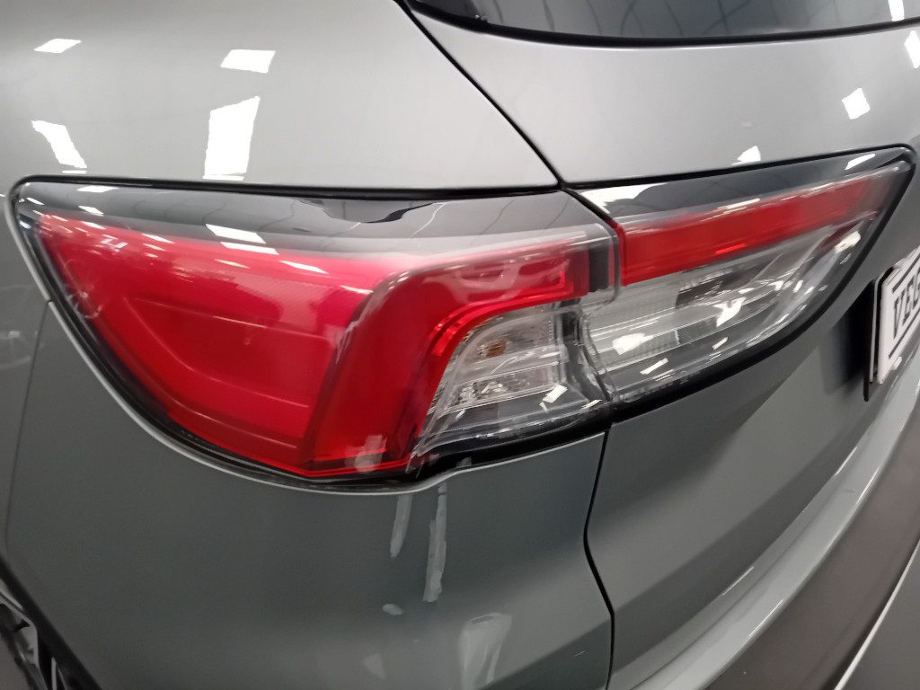 Clicca per ingrandire Kuga - 2.5 Plug In Hybrid 225 CV CVT 2WD Titanium