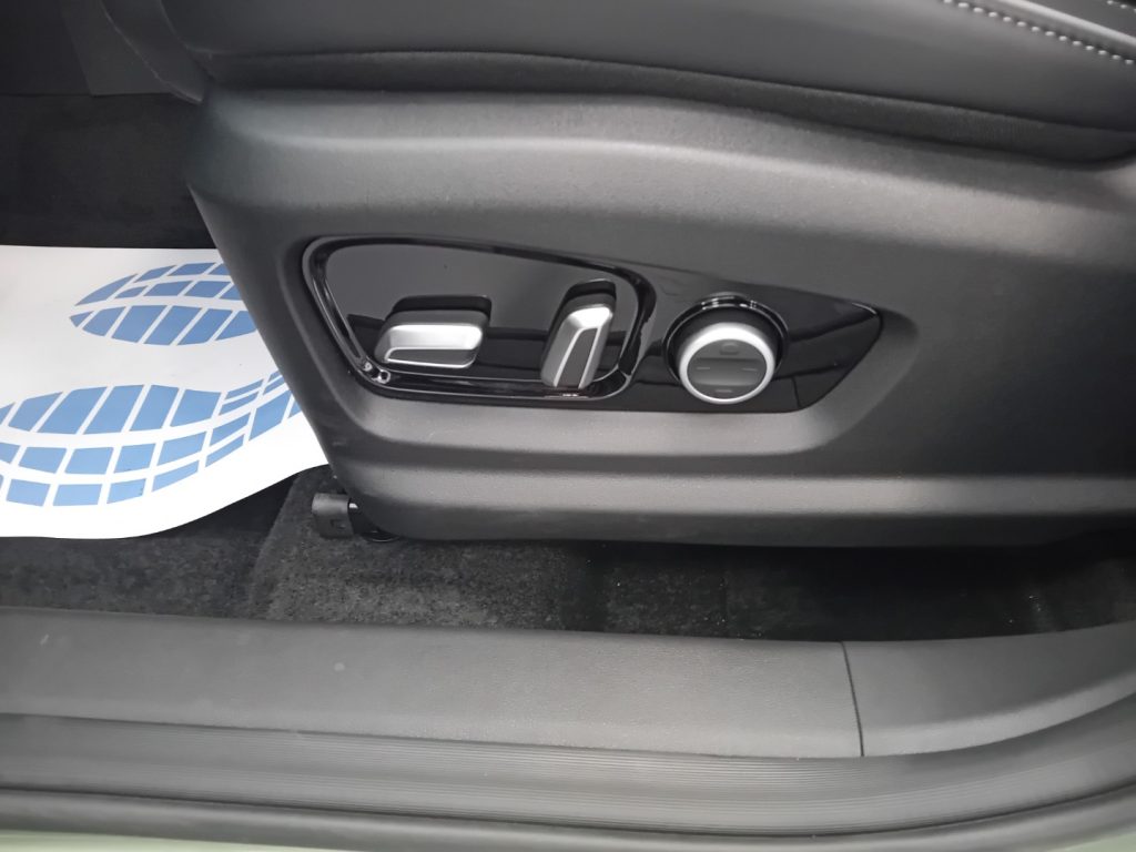 Clicca per ingrandire J7 - 1.6 TGDI 147 CV aut. 4WD Exclusive OFFERTA PROMO!!