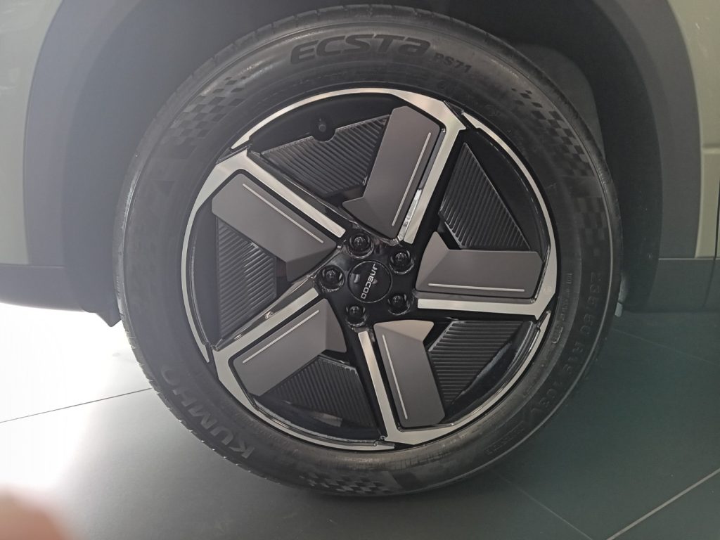 Clicca per ingrandire J7 - 1.6 TGDI 147 CV aut. 4WD Exclusive OFFERTA PROMO!!