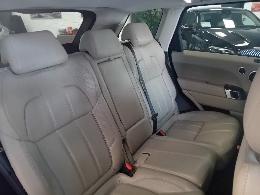 Clicca per ingrandire Range Rover Sport - 3.0 TDV6 HSE