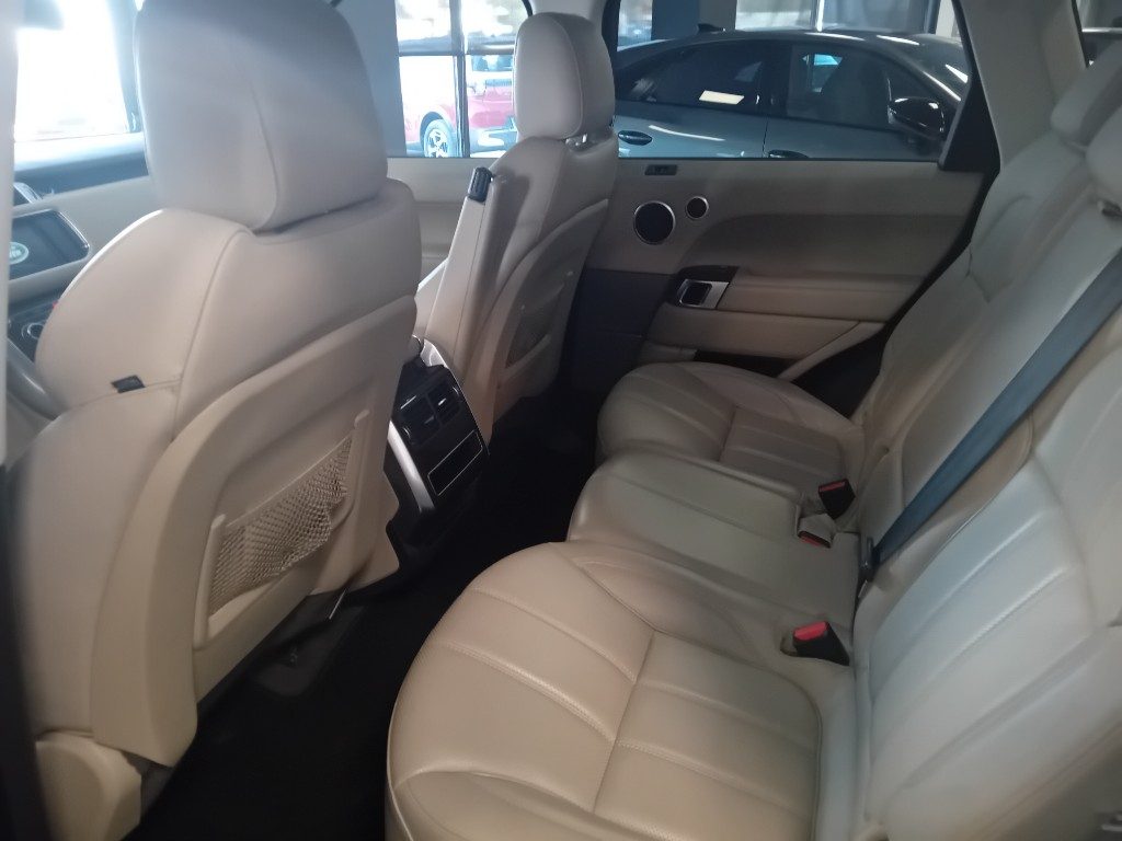 Clicca per ingrandire Range Rover Sport - 3.0 TDV6 HSE