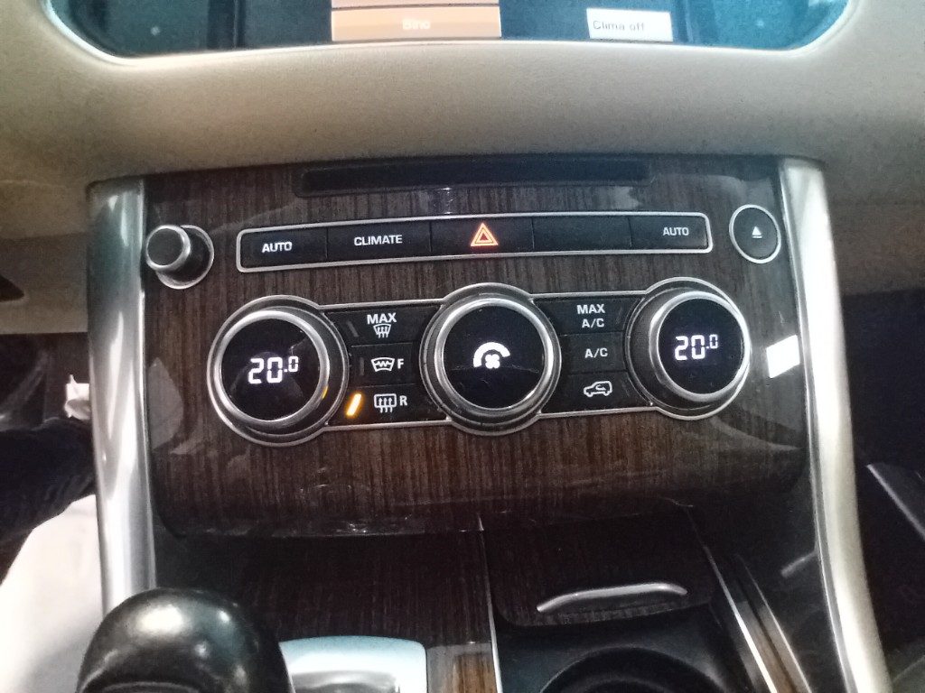 Clicca per ingrandire Range Rover Sport - 3.0 TDV6 HSE