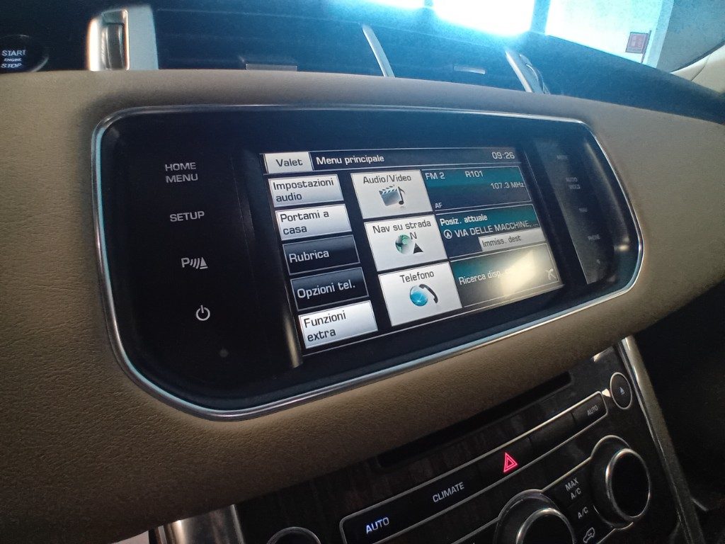 Clicca per ingrandire Range Rover Sport - 3.0 TDV6 HSE