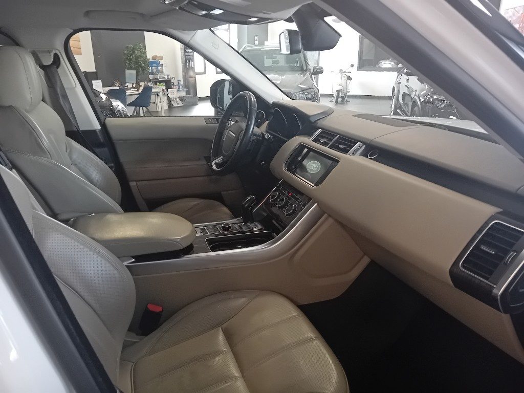 Clicca per ingrandire Range Rover Sport - 3.0 TDV6 HSE