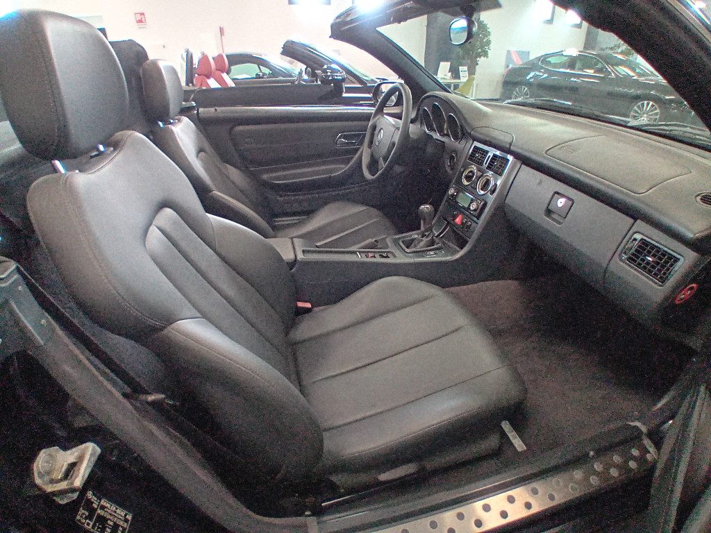 Clicca per ingrandire SLK 200 - cat Kompressor OTTIMO STATO DI CONSERVAZIONE!!