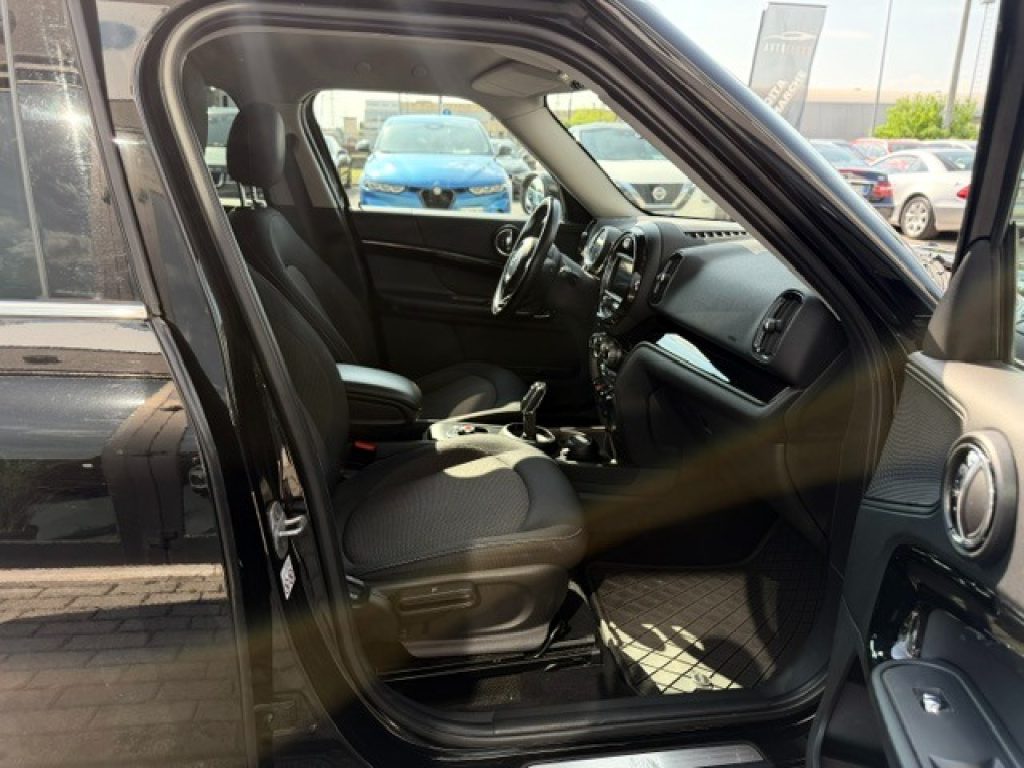 Clicca per ingrandire Countryman - 1.5 One D HYPE Countryman Automatica