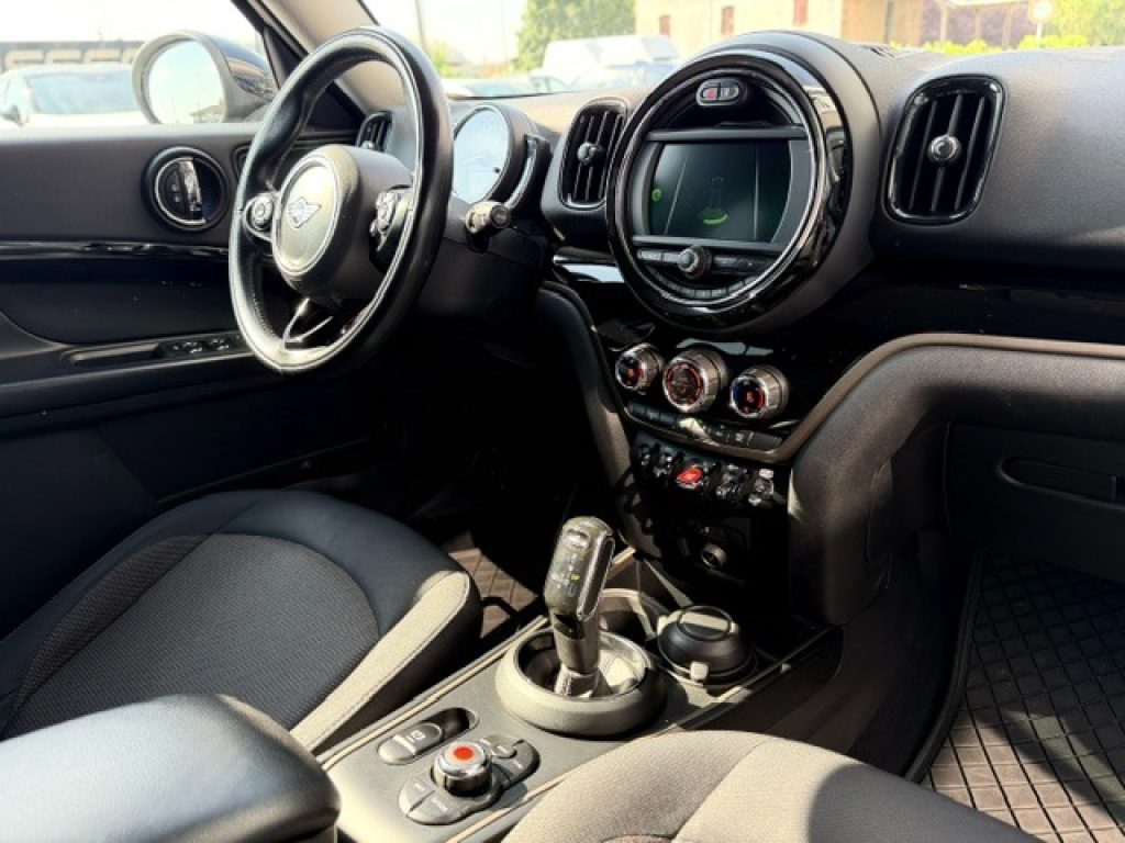 Clicca per ingrandire Countryman - 1.5 One D HYPE Countryman Automatica