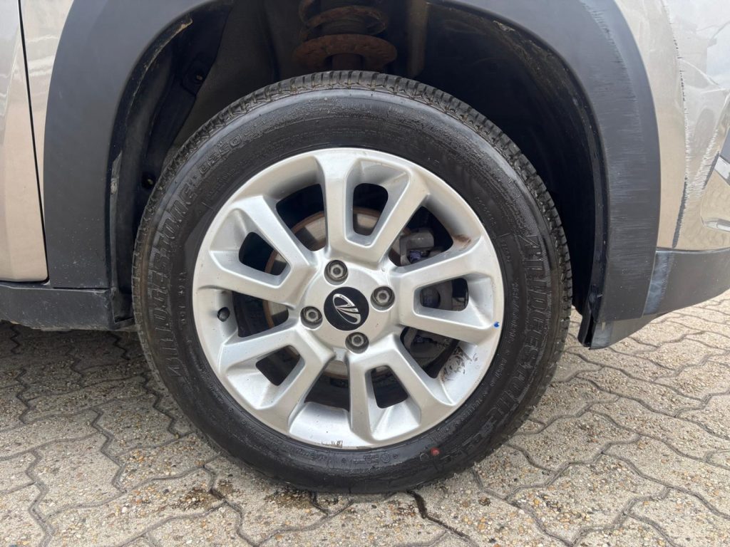MAHINDRA KUV100 1.2 (GPL) K6+ *UNICO PROPRIETARIO*CARROZZERIA DA V - 18