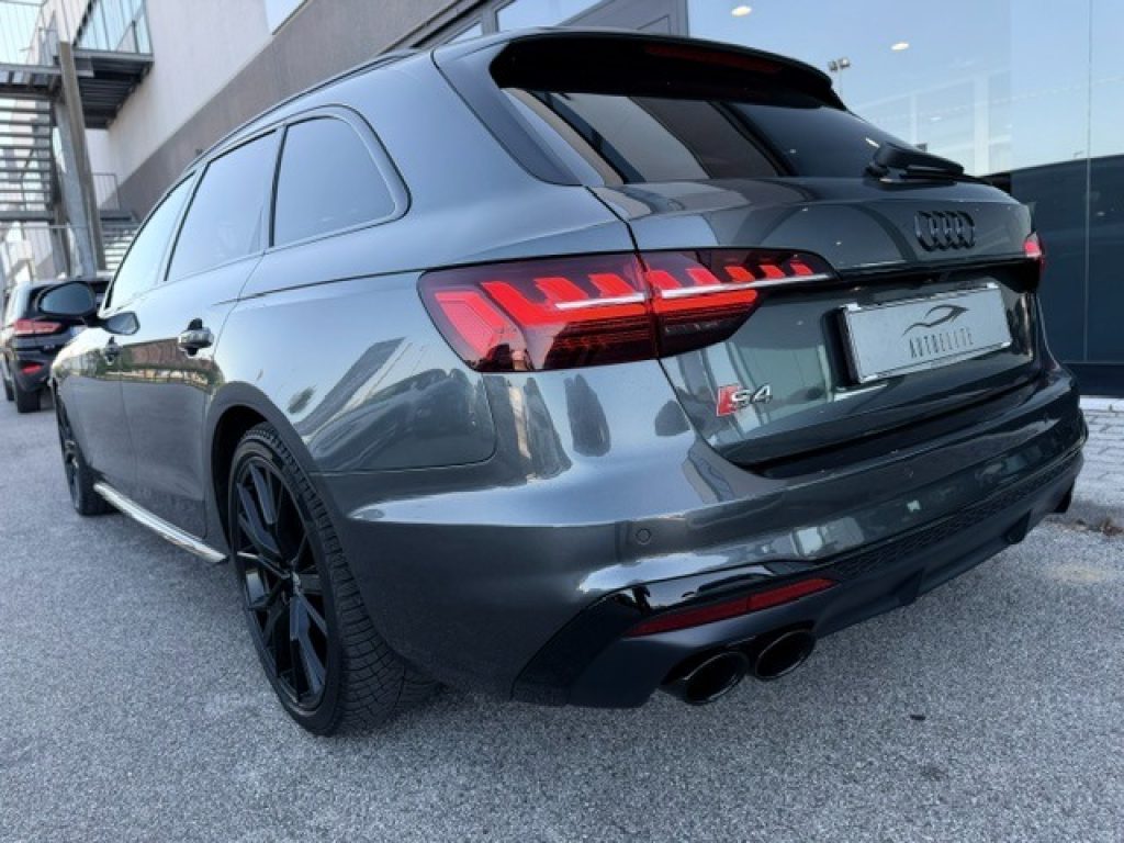 Clicca per ingrandire S4 - Avant TDI 347cv Black Edition sport attitude