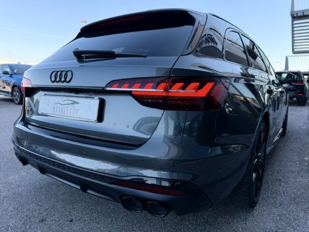 Clicca per ingrandire S4 - Avant TDI 347cv Black Edition sport attitude