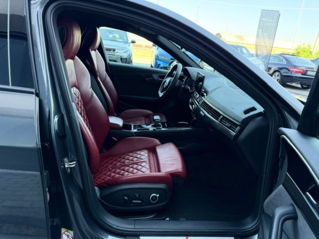 Clicca per ingrandire S4 - Avant TDI 347cv Black Edition sport attitude