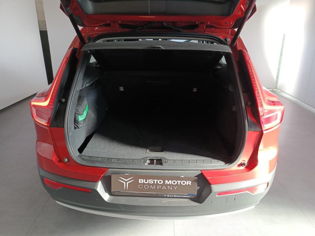 VOLVO XC40 T2 Automatico Momentum Pro IVA ESPOSTA - 10