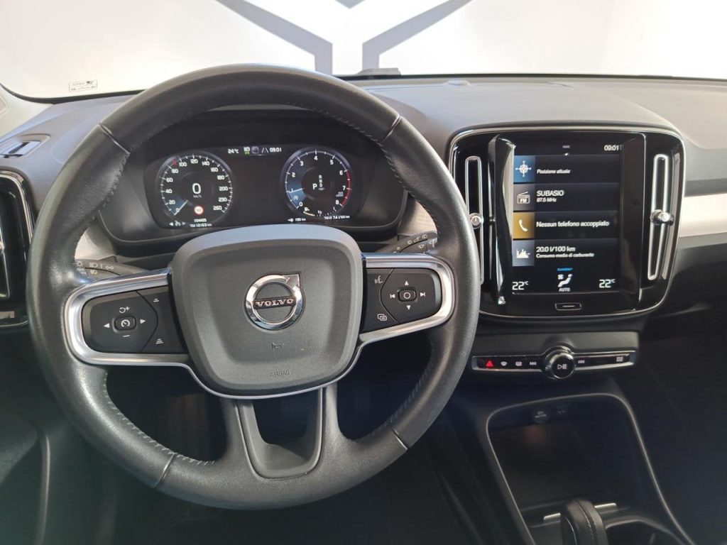 VOLVO XC40 T2 Automatico Momentum Pro IVA ESPOSTA - 11
