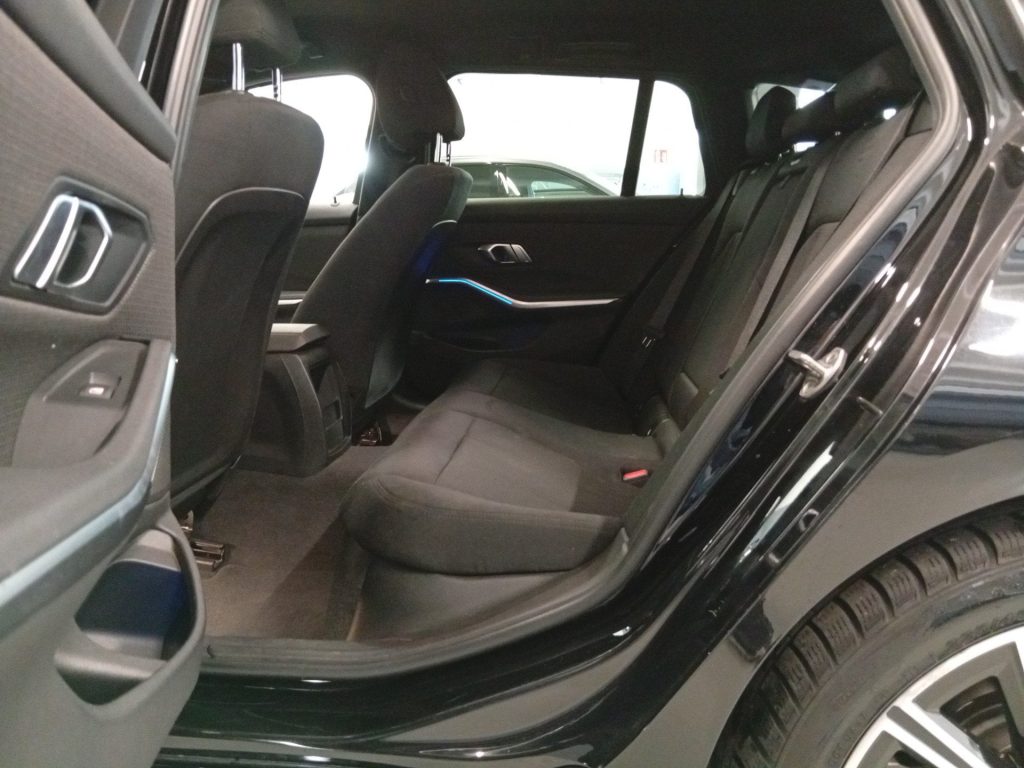 BMW 318 318d Touring mhev 48V Business Advantage auto - 10