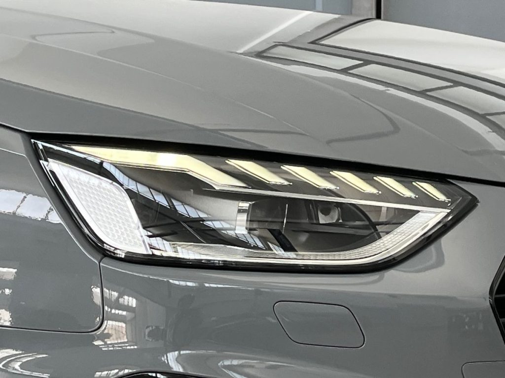 AUDI A4 Avant 40 TDI quattro S tronic S line edition - 17