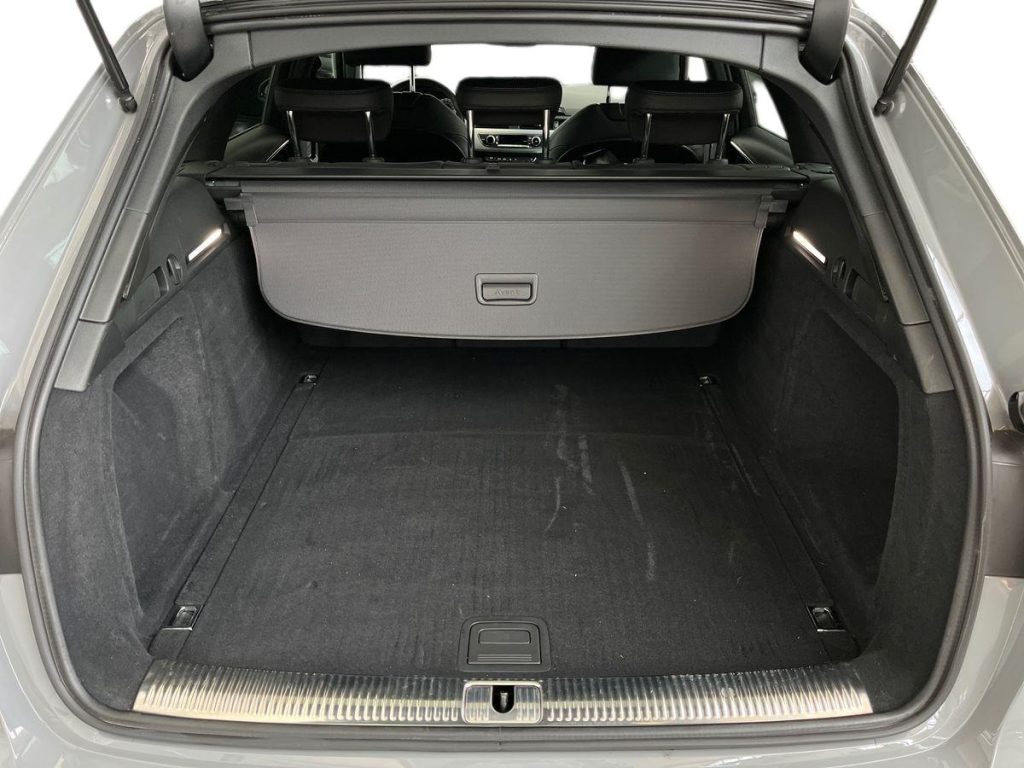 AUDI A4 Avant 40 TDI quattro S tronic S line edition - 13