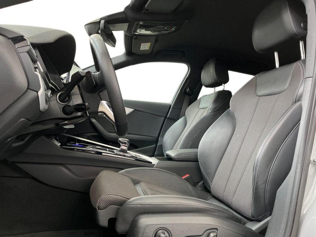 AUDI A4 Avant 40 TDI quattro S tronic S line edition - 10