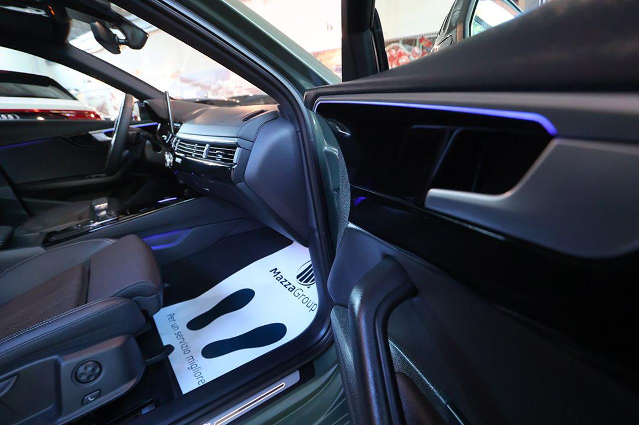 AUDI A4 40 TDI Avant Quattro S-Tronic S-Line - 43