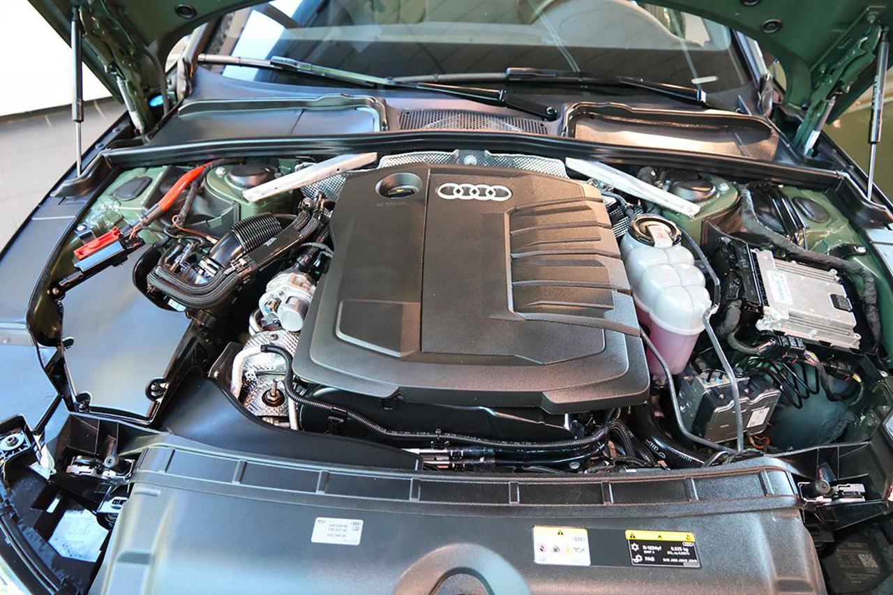AUDI A4 40 TDI Avant Quattro S-Tronic S-Line - 12