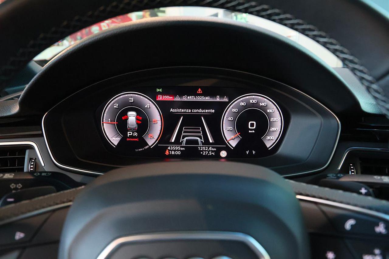 AUDI A4 40 TDI Avant Quattro S-Tronic S-Line - 37