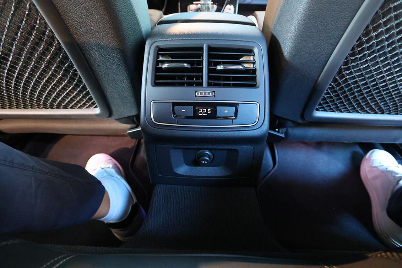 AUDI A4 40 TDI Avant Quattro S-Tronic S-Line - 48