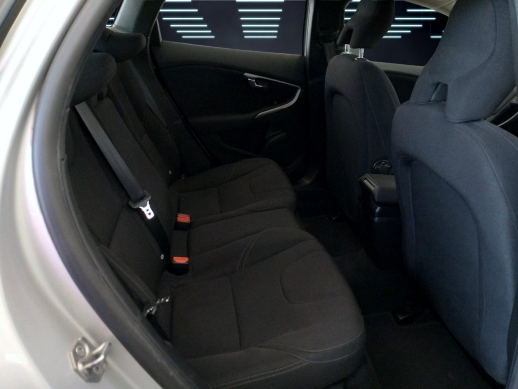 VOLVO V40 D2 Business 120 Cv Pronta Consegna - 16