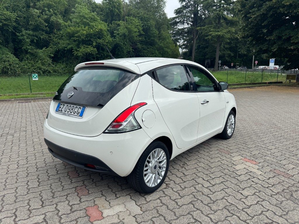 LANCIA Ypsilon 1.3 MJT 16V 95 CV 5 porte Gold - 4