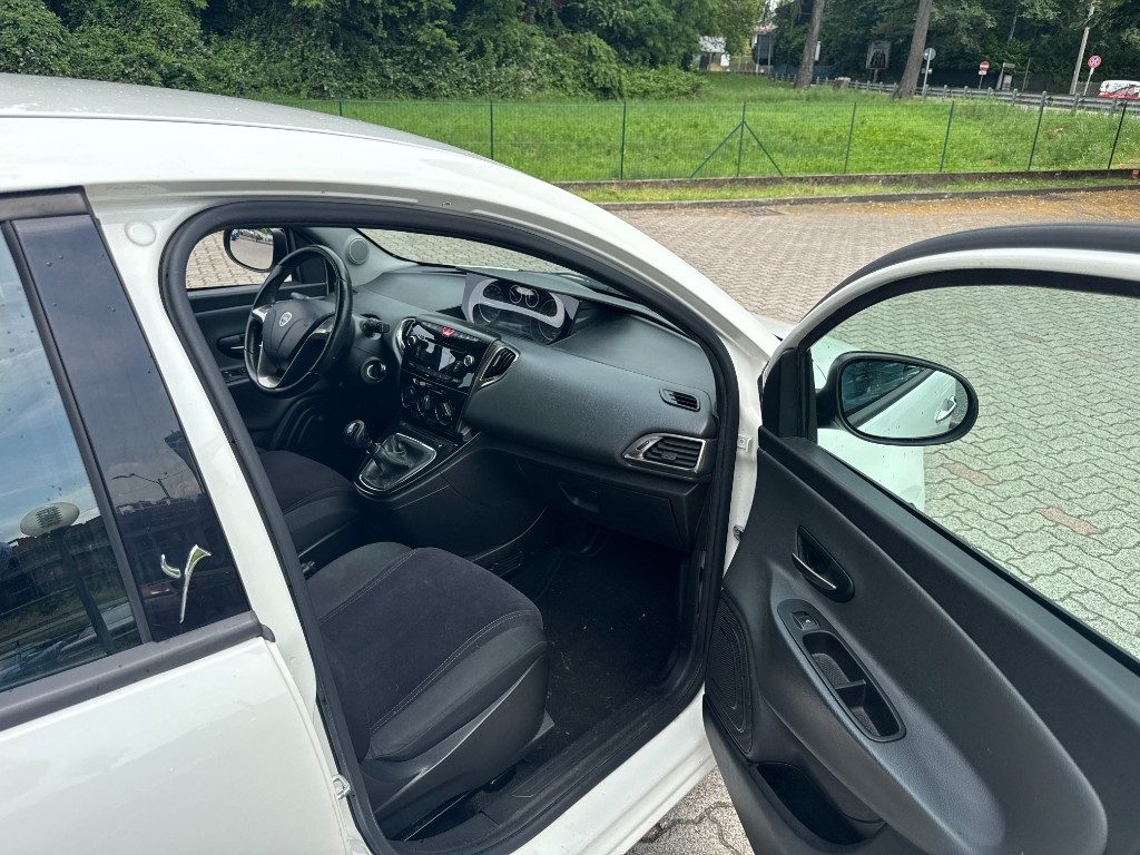 LANCIA Ypsilon 1.3 MJT 16V 95 CV 5 porte Gold - 8