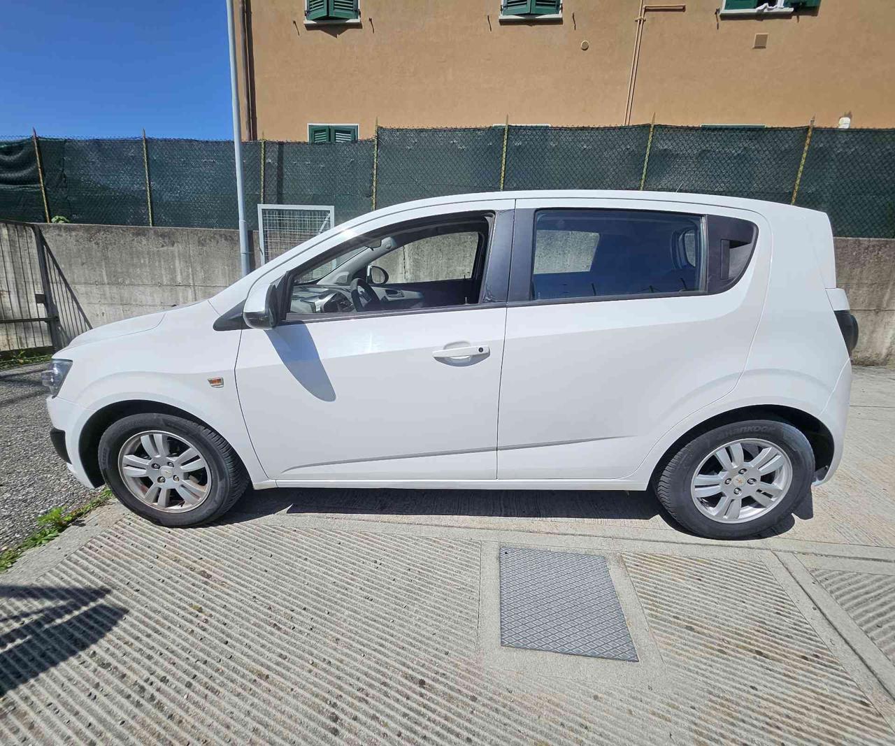 CHEVROLET Aveo 1.2 86CV 5 porte LTZ UNICO PROPRIETARIO - 4