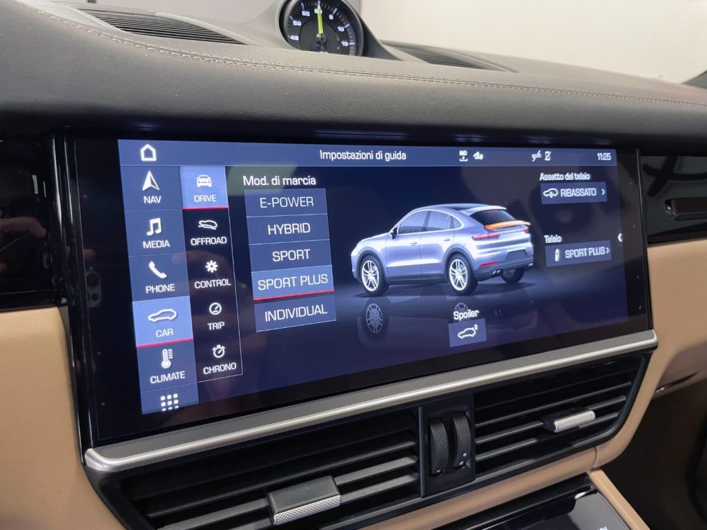 PORSCHE Cayenne COUPE 3.0 V6 E-HYBRID TIPTRONIC - 26