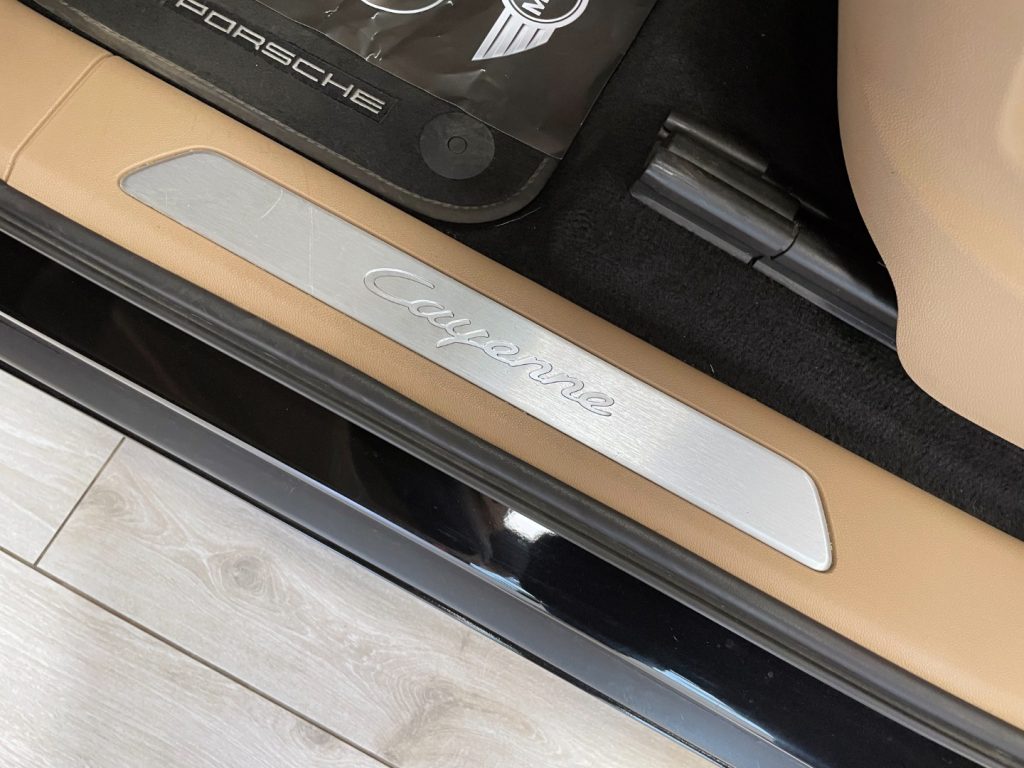 PORSCHE Cayenne COUPE 3.0 V6 E-HYBRID TIPTRONIC - 41