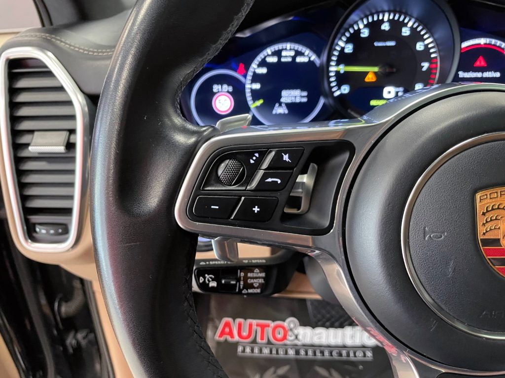 PORSCHE Cayenne COUPE 3.0 V6 E-HYBRID TIPTRONIC - 45