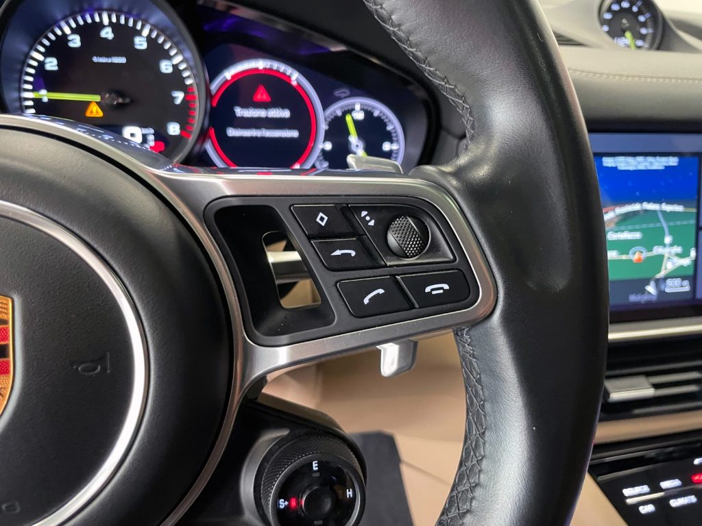 PORSCHE Cayenne COUPE 3.0 V6 E-HYBRID TIPTRONIC - 46
