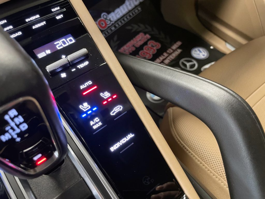 PORSCHE Cayenne COUPE 3.0 V6 E-HYBRID TIPTRONIC - 49