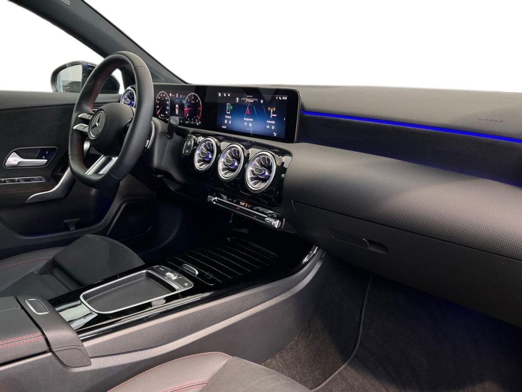 MERCEDES-BENZ A 180 d Automatic AMG Line Advanced Plus - 16