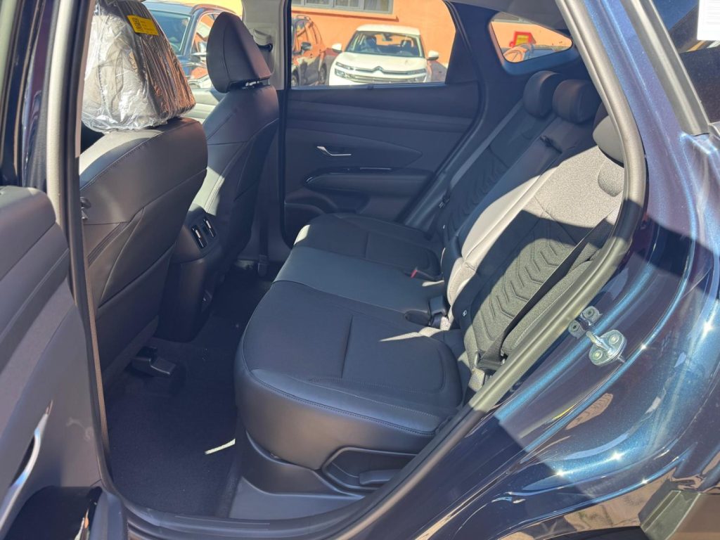 HYUNDAI Tucson 1.6 FULL HYBRID Aut. Exellence - 17