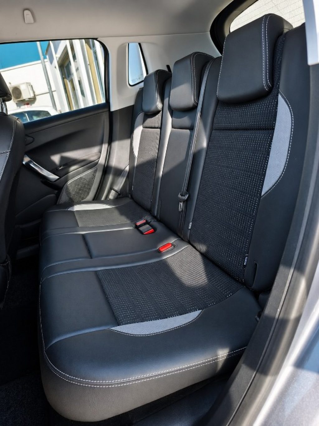PEUGEOT 2008 BlueHDi 100 Cv Pelle Clima Aut. Navi Neo Patentati - 13