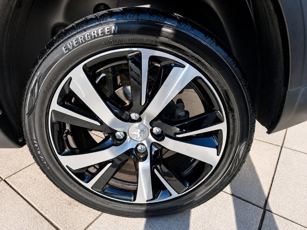 PEUGEOT 2008 BlueHDi 100 Cv Pelle Clima Aut. Navi Neo Patentati - 7