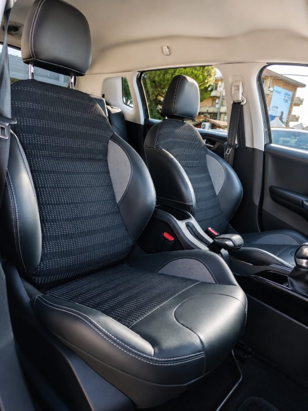 PEUGEOT 2008 BlueHDi 100 Cv Pelle Clima Aut. Navi Neo Patentati - 17