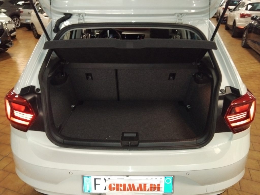 VOLKSWAGEN Polo 1.6 TDI Comfortline 16 VIDEO - 8