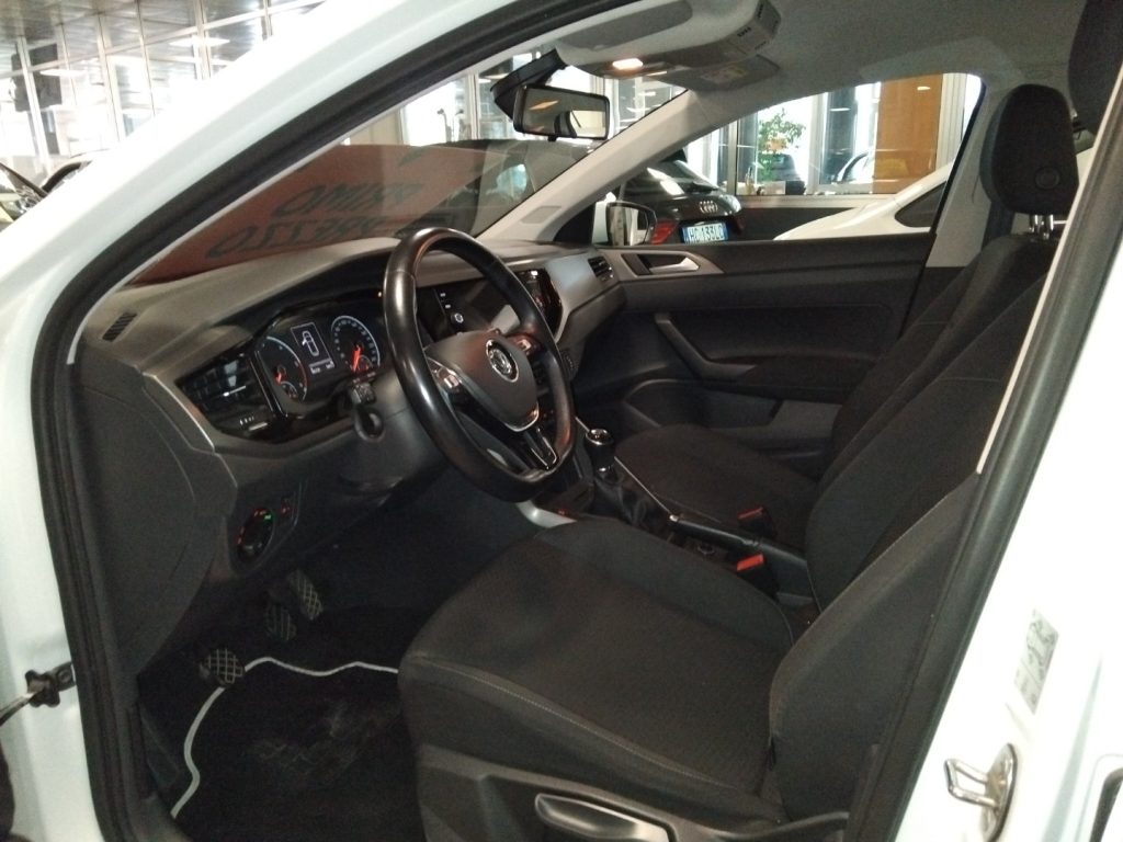 VOLKSWAGEN Polo 1.6 TDI Comfortline 16 VIDEO - 12