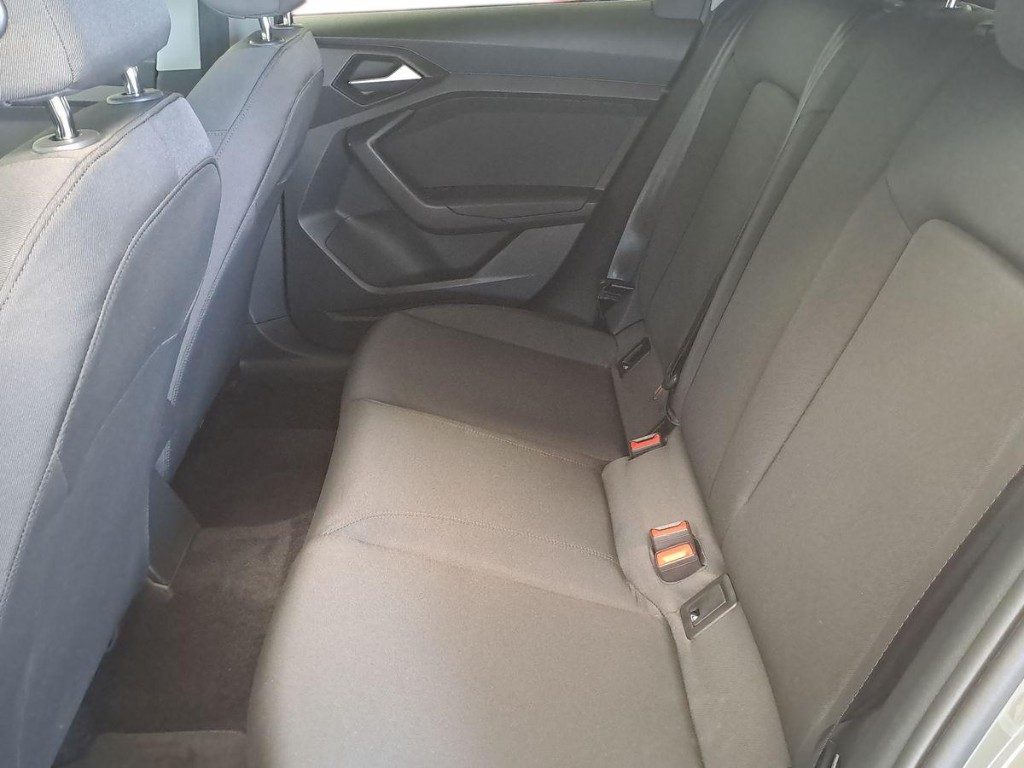 AUDI A1 allstreet 30 TFSI Identity Contrast - 10