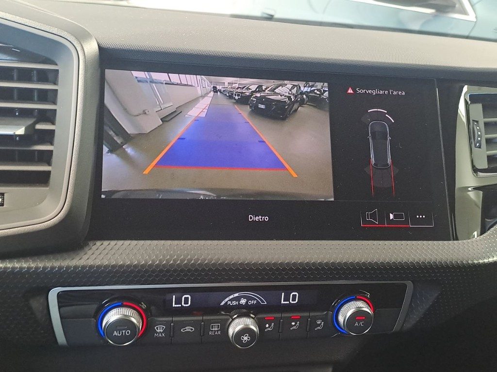 AUDI A1 allstreet 30 TFSI Identity Contrast - 11