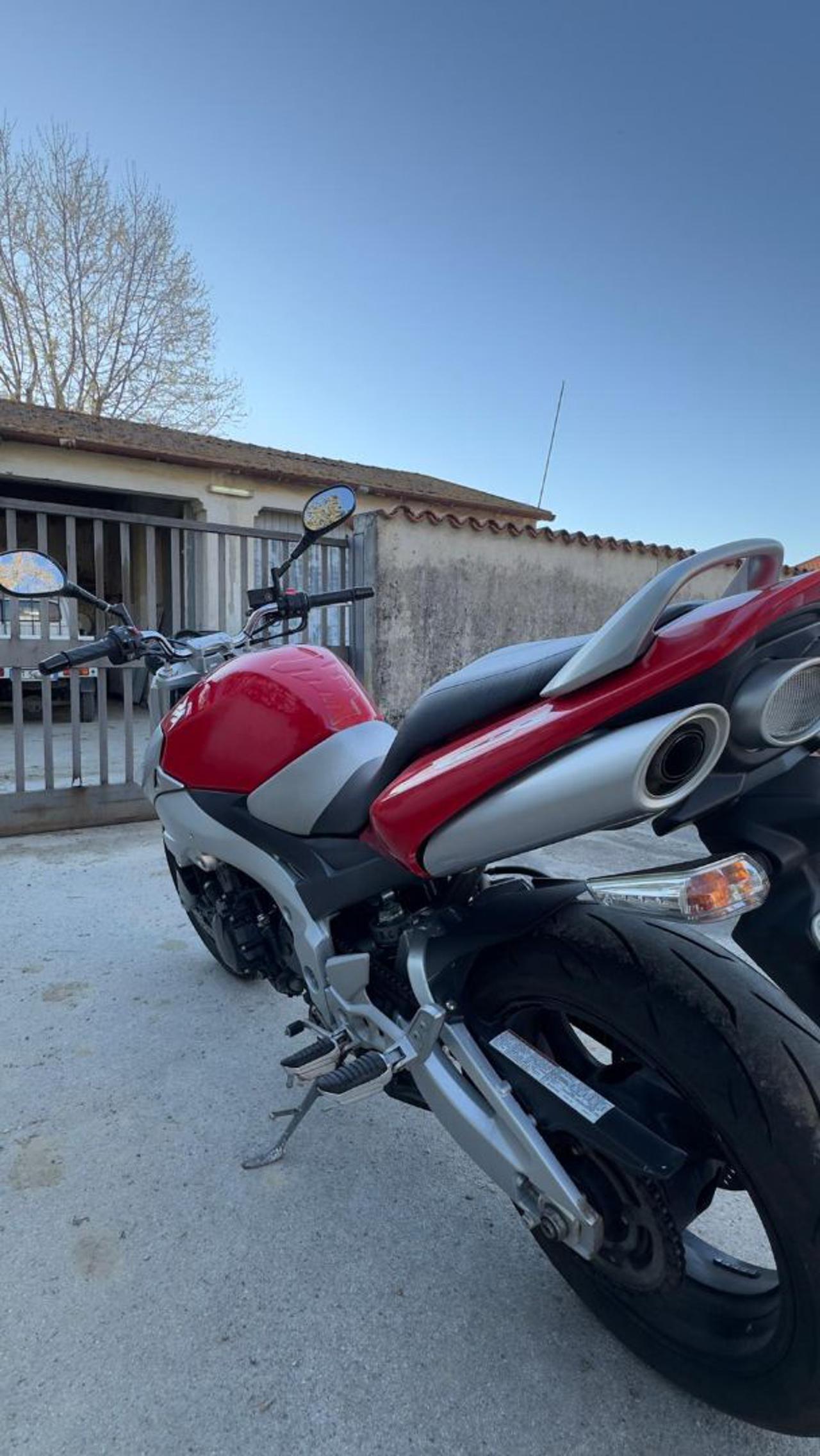 SUZUKI GSR 600 GSR600 - 3