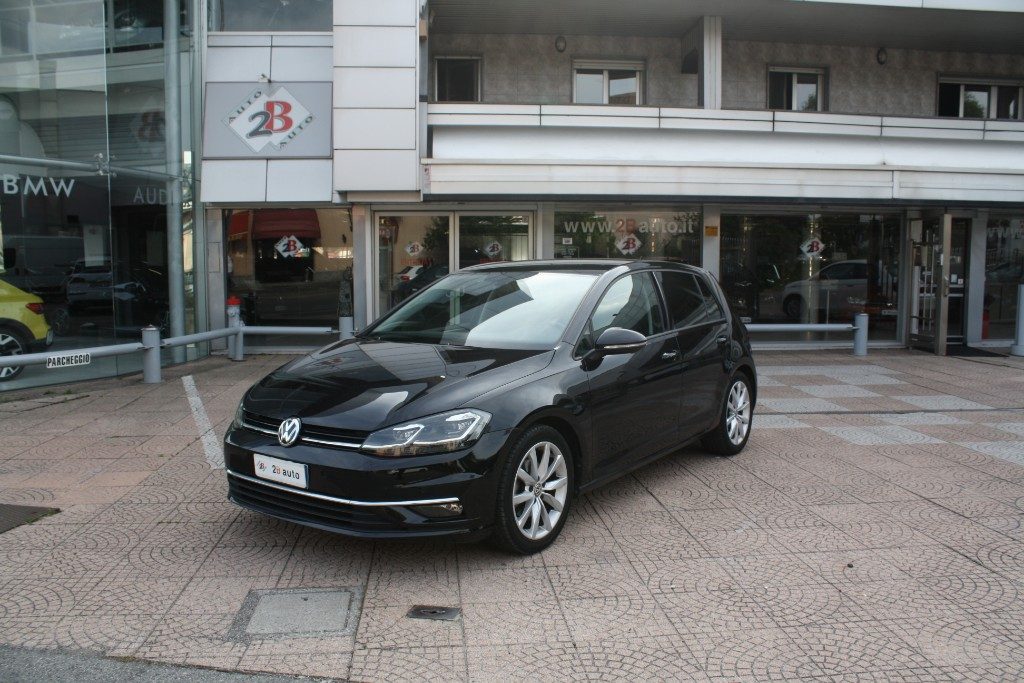2B Auto ||| VOLKSWAGEN Golf 1.5 TSI ACT DSG 5p. Executive BlueMotion Tech. in vendita a Nova Milanese