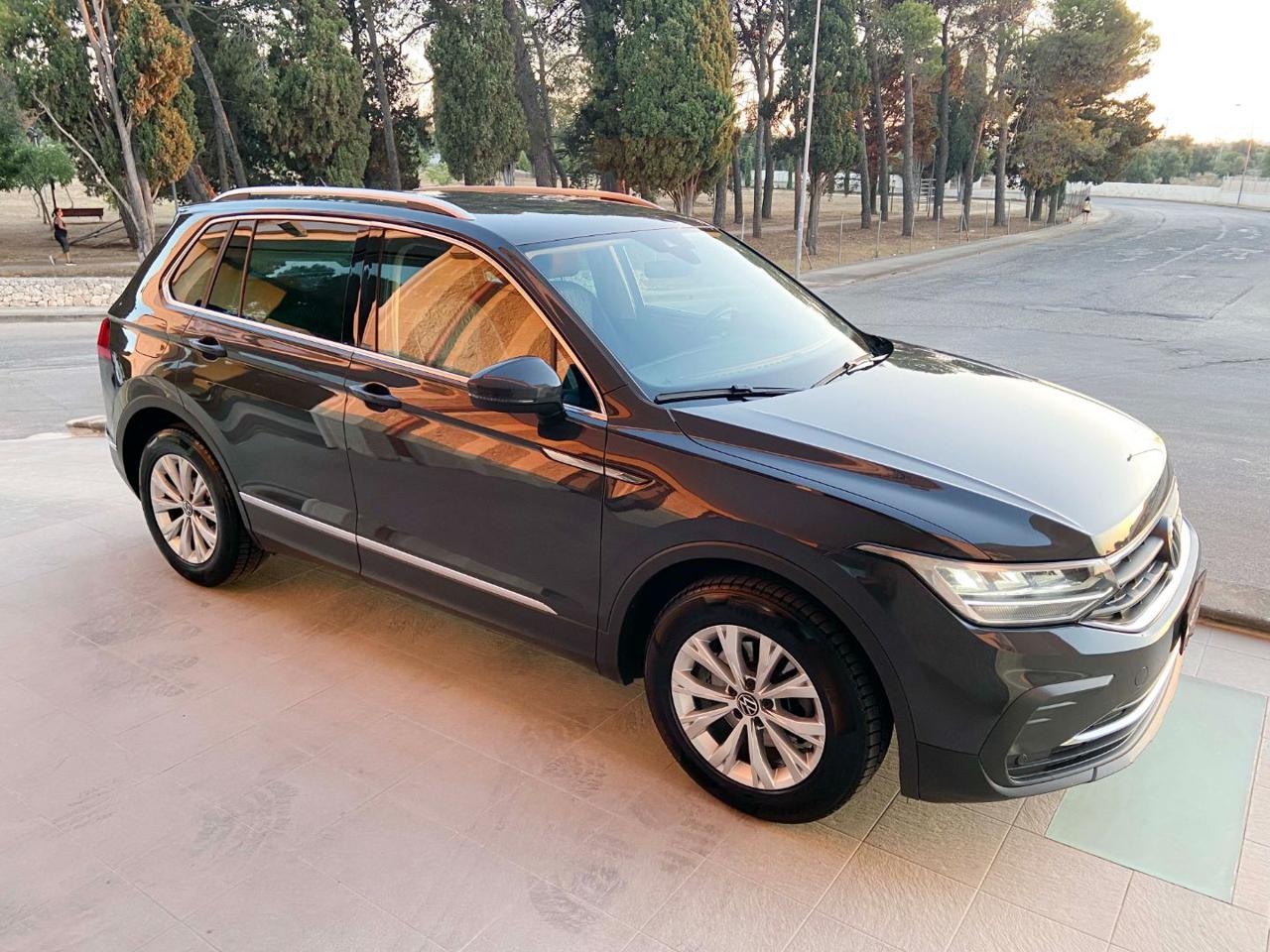 VOLKSWAGEN Tiguan 2.0 TDI 150 CV SCR DSG Life - 3