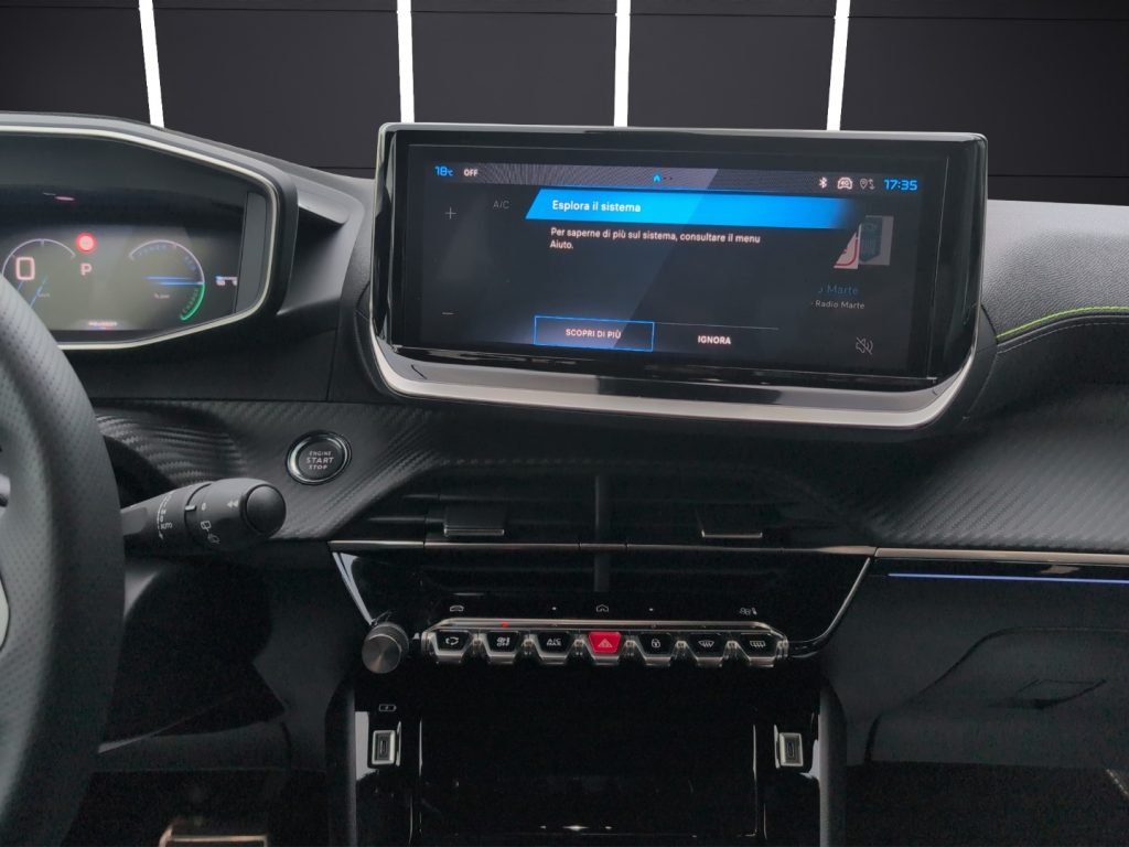 PEUGEOT 2008 Hybrid 136 e-DCS6 GT - 19